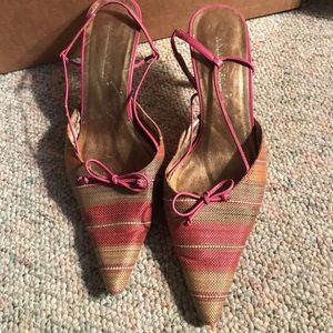 Women’s low heel shoes